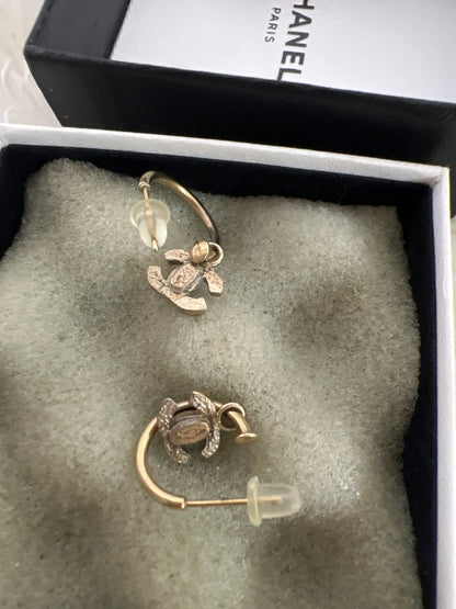 Chanel Gold Earrings A-14677