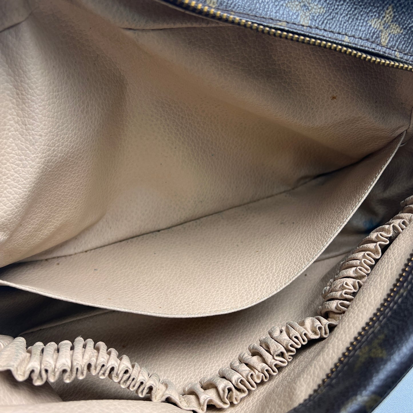 Louis Vuitton Pouches A-14727