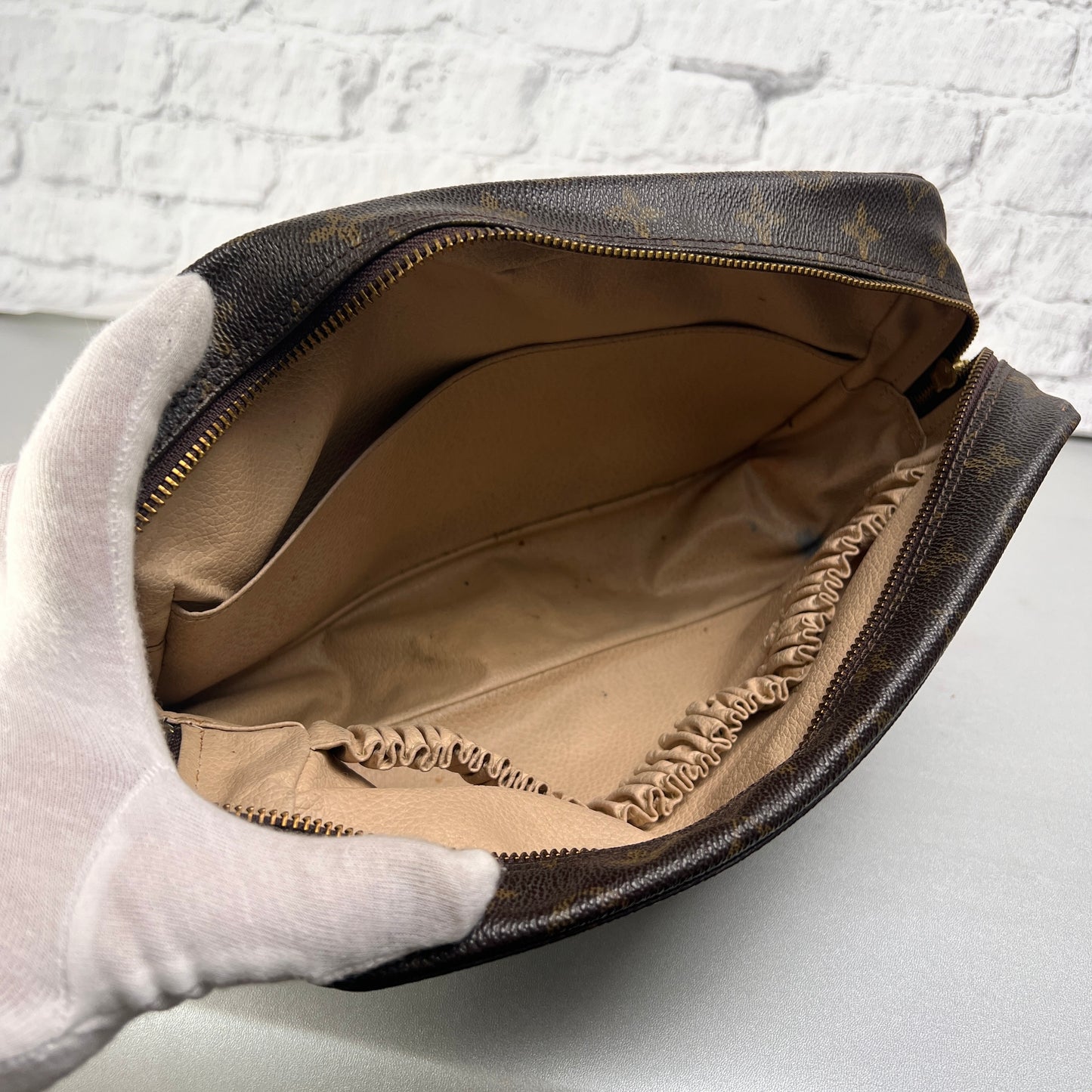 Louis Vuitton Pouches A-14727