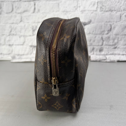 Louis Vuitton Pouches A-14727