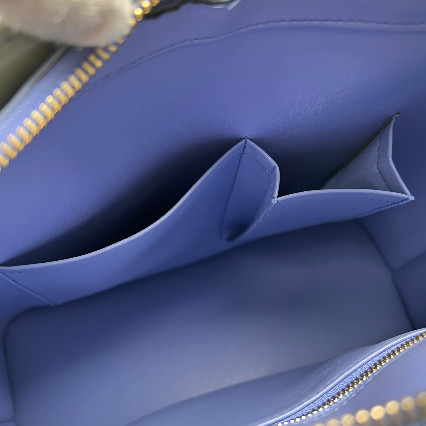 Louis Vuitton Tote Bags A-14729