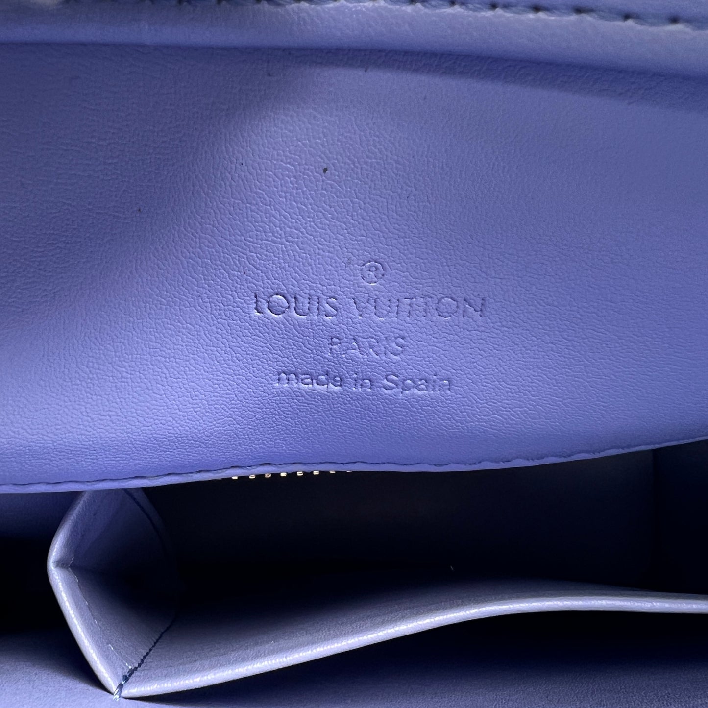Louis Vuitton Tote Bags A-14729