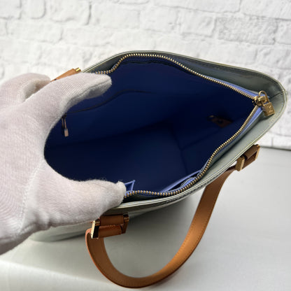 Louis Vuitton Tote Bags A-14729