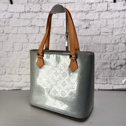 Louis Vuitton Tote Bags A-14729