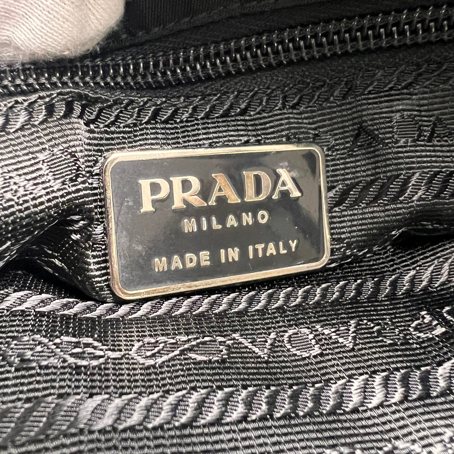 Prada Black Tote Bags A-14735