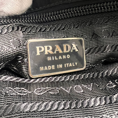 Prada Black Tote Bags A-14735