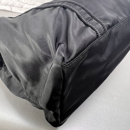 Prada Black Tote Bags A-14735