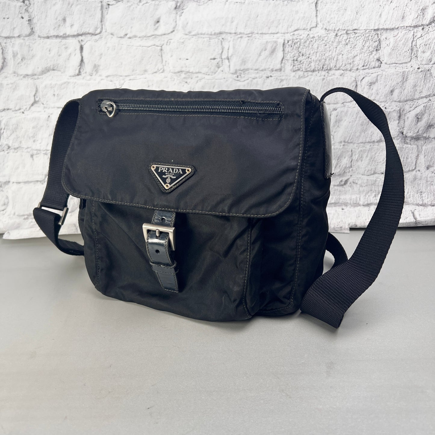 Prada Black Shoulder Bags A-14757