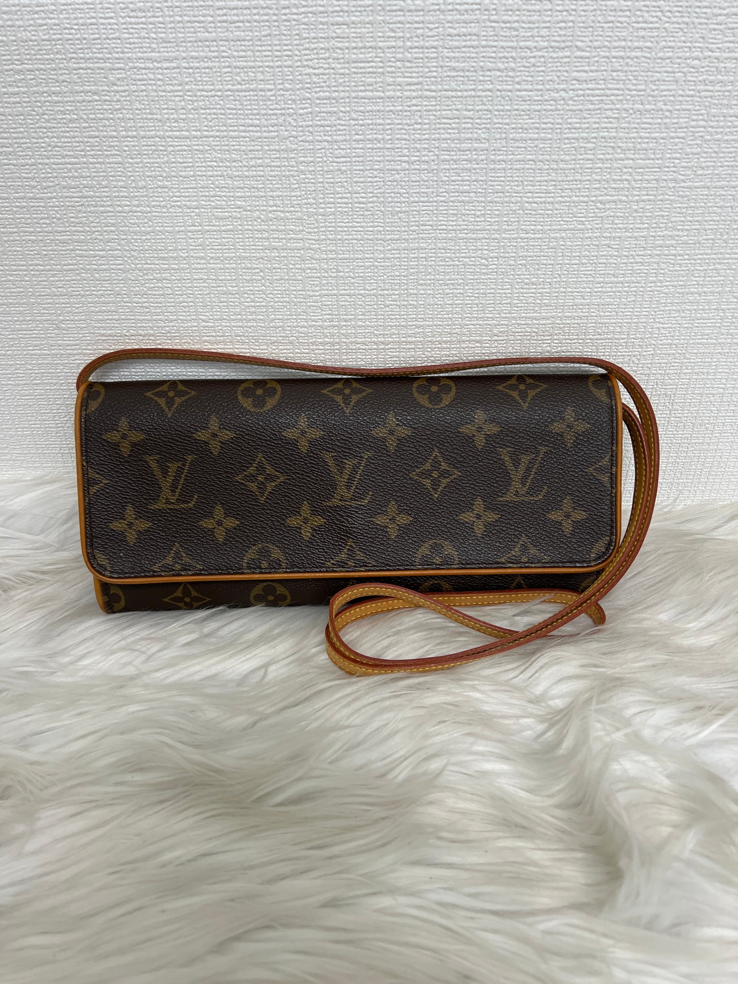 Louis Vuitton Brown Shoulder Bags A-14758