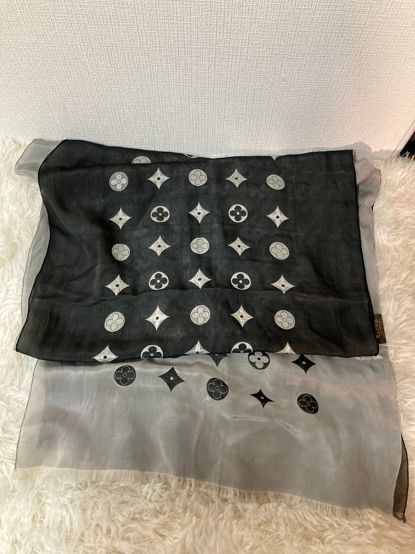 Louis Vuitton Scarves A-14762