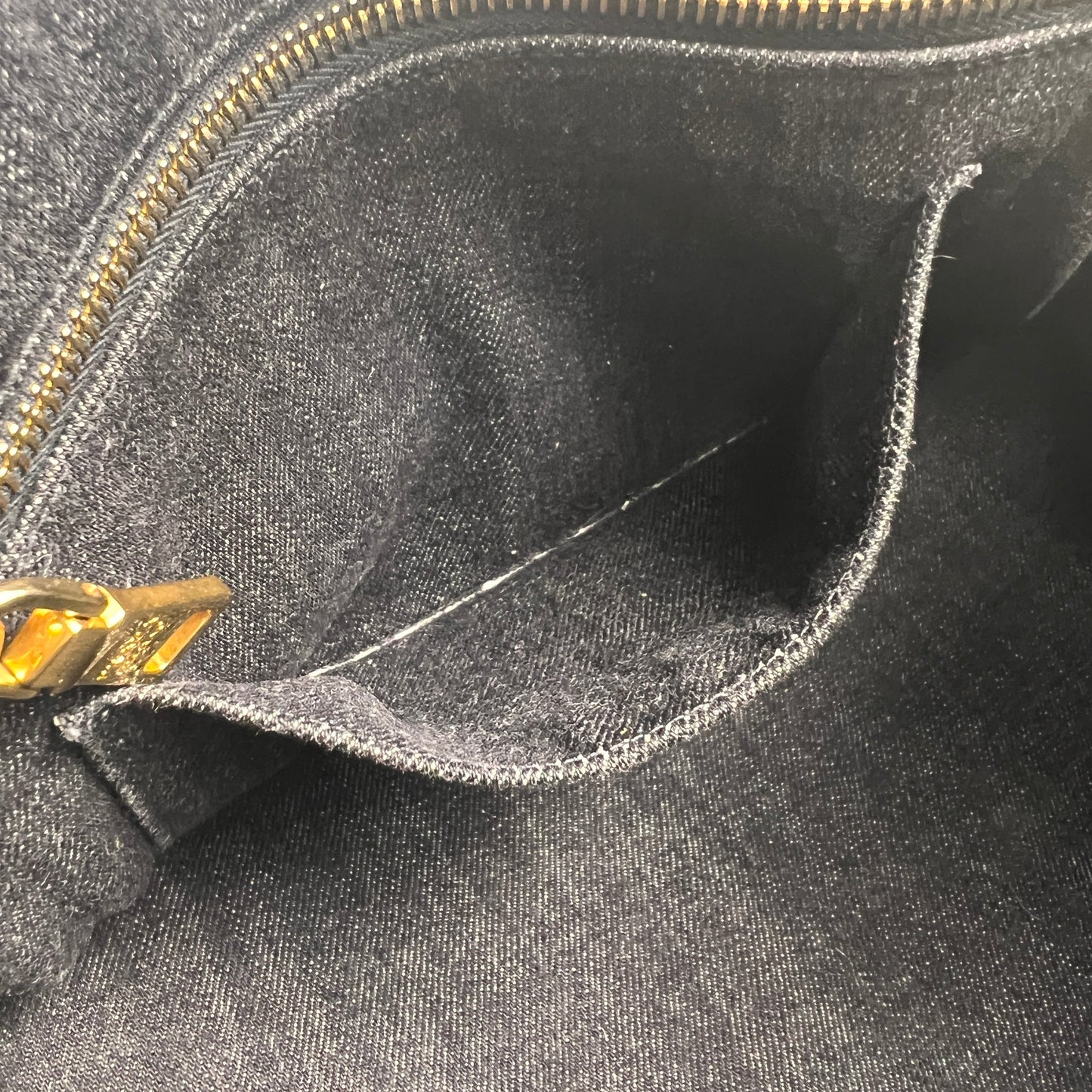 Prada Tote Bags A-14791