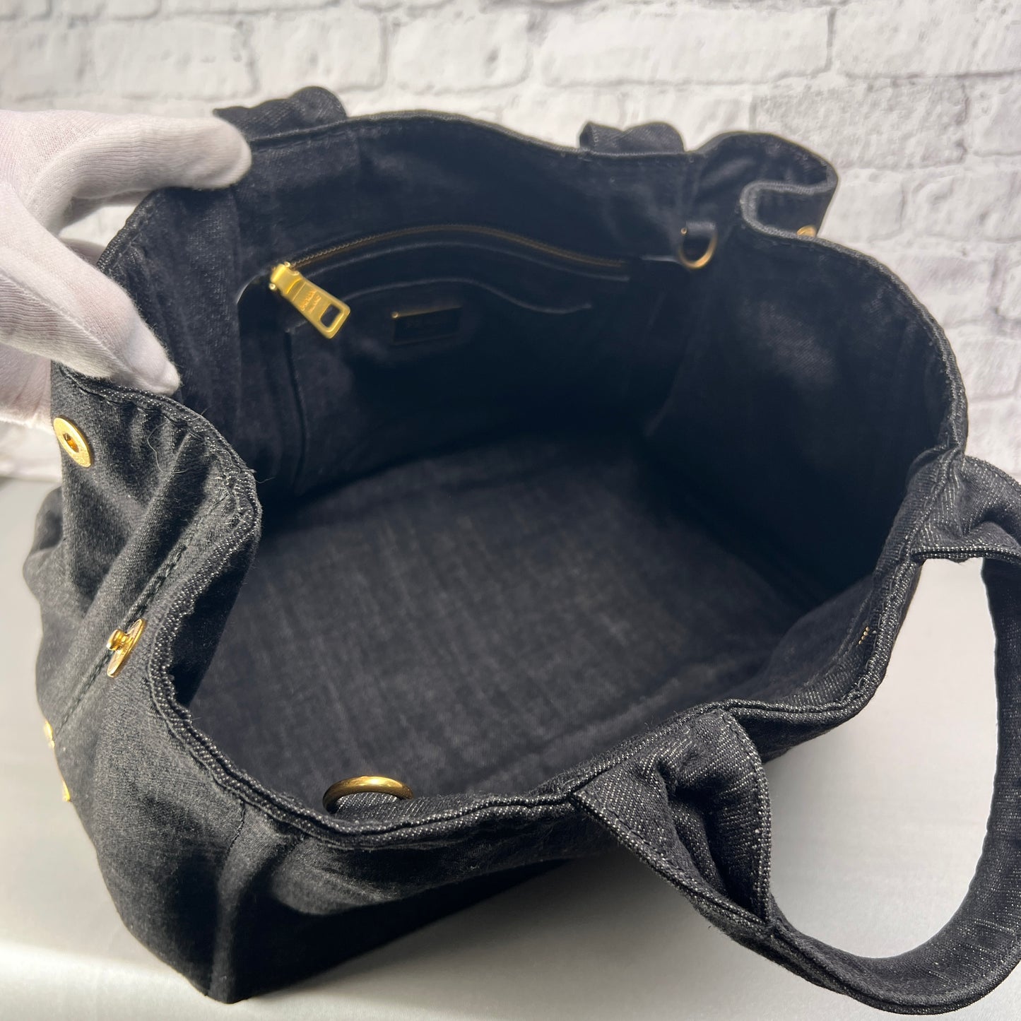 Prada Tote Bags A-14791