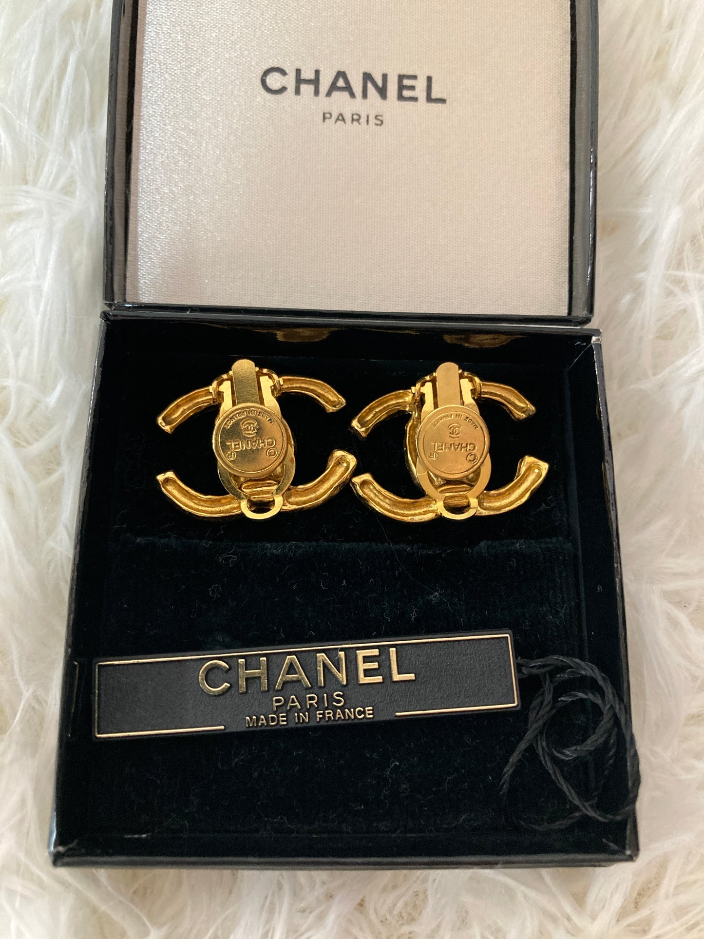 Chanel Gold Earrings A-14877