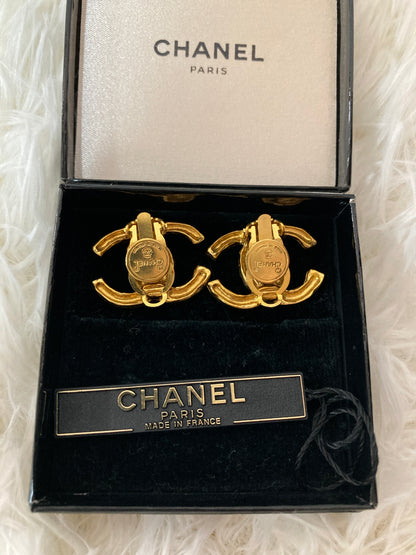 Chanel Gold Earrings A-14877