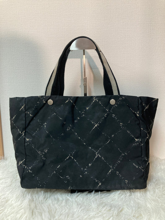 Chanel Black Tote Bags A-14909