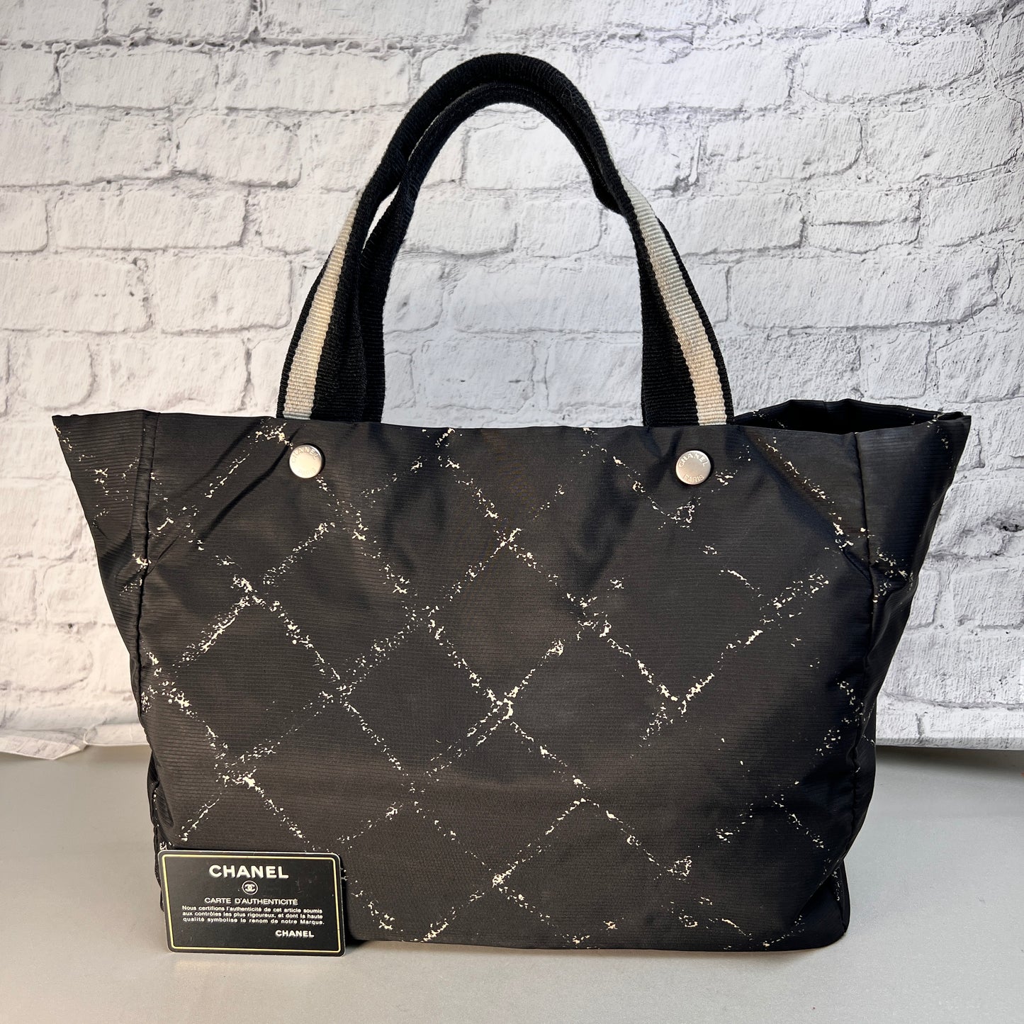 Chanel Black Tote Bags A-14909