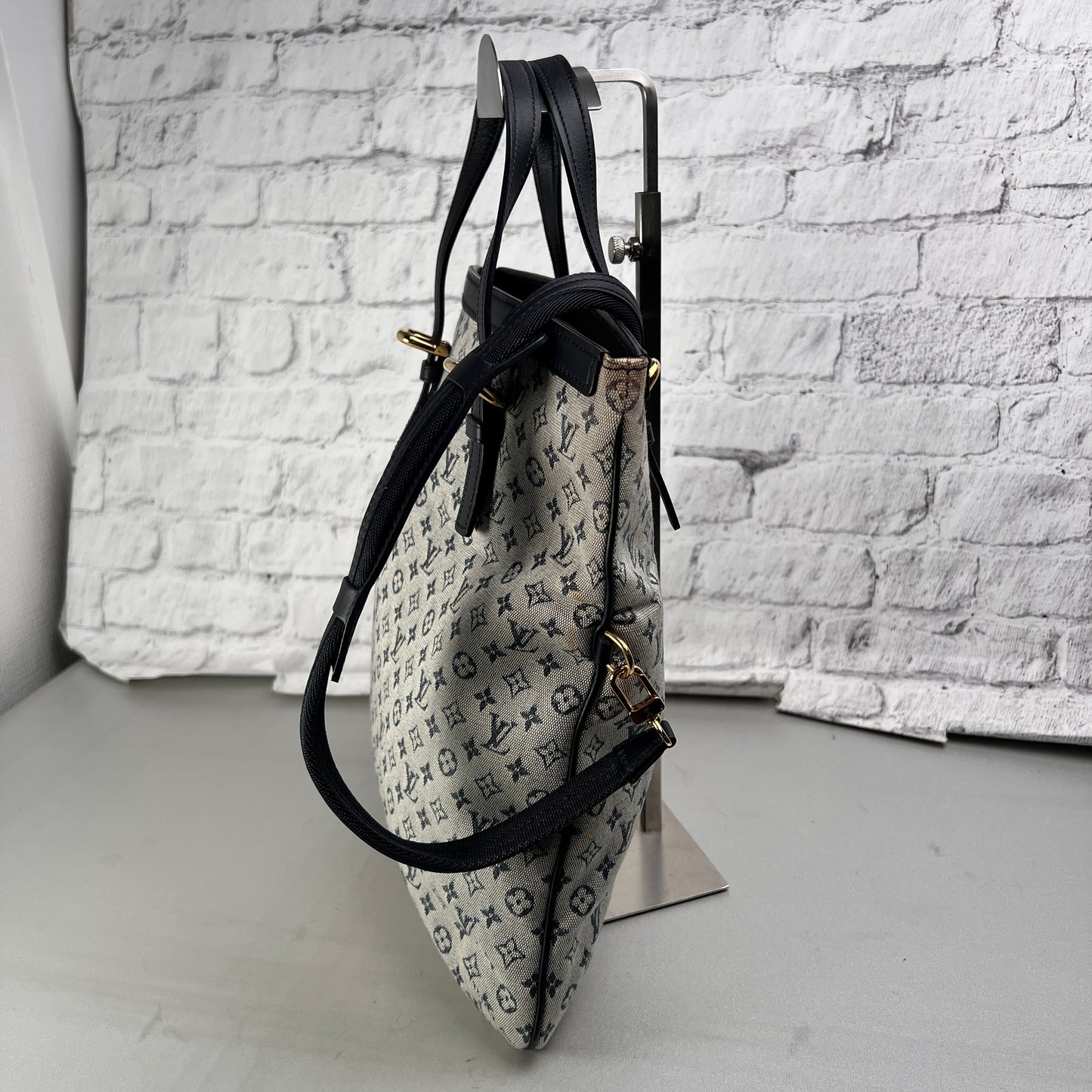 Louis Vuitton Blue Tote Bags A-14911