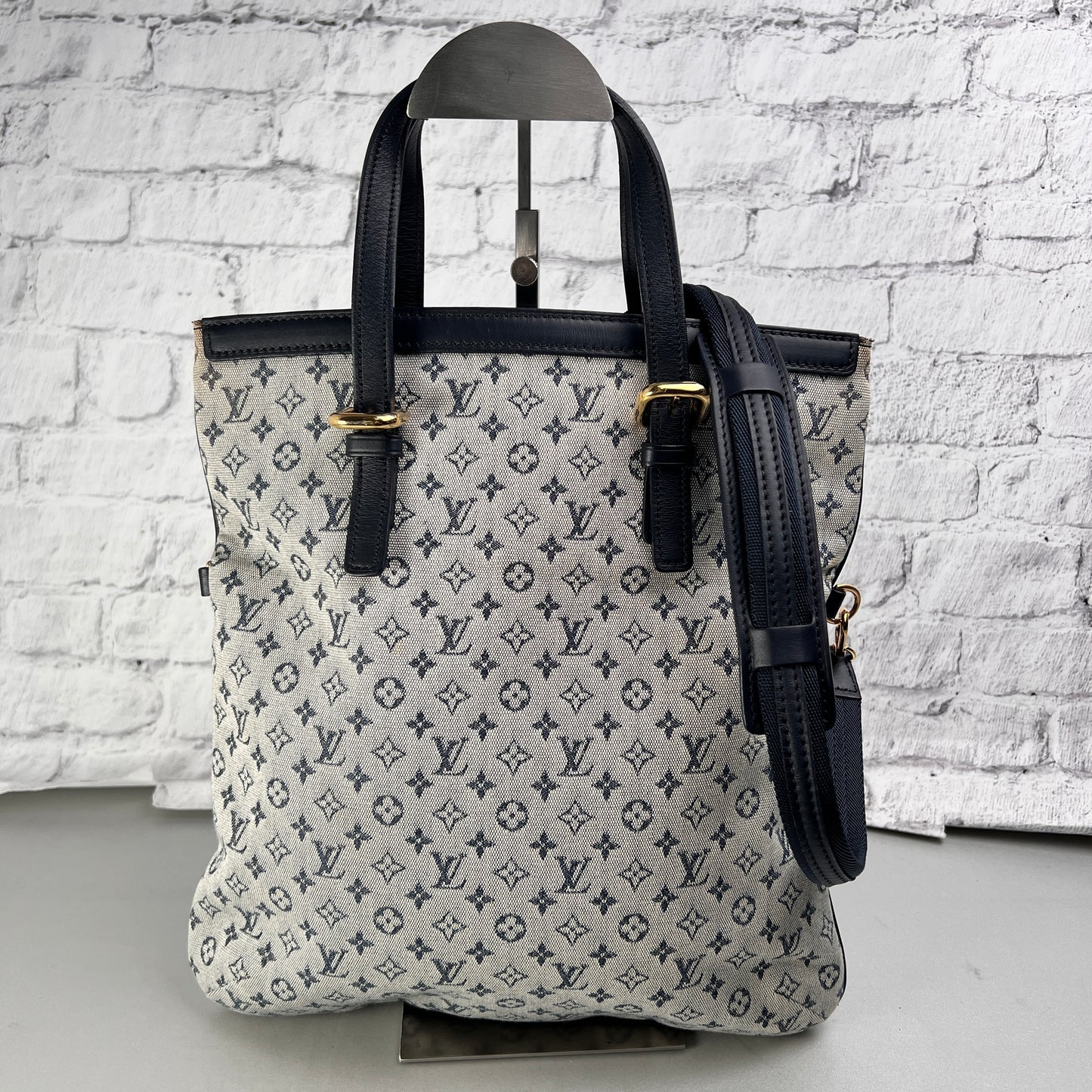 Louis Vuitton Blue Tote Bags A-14911