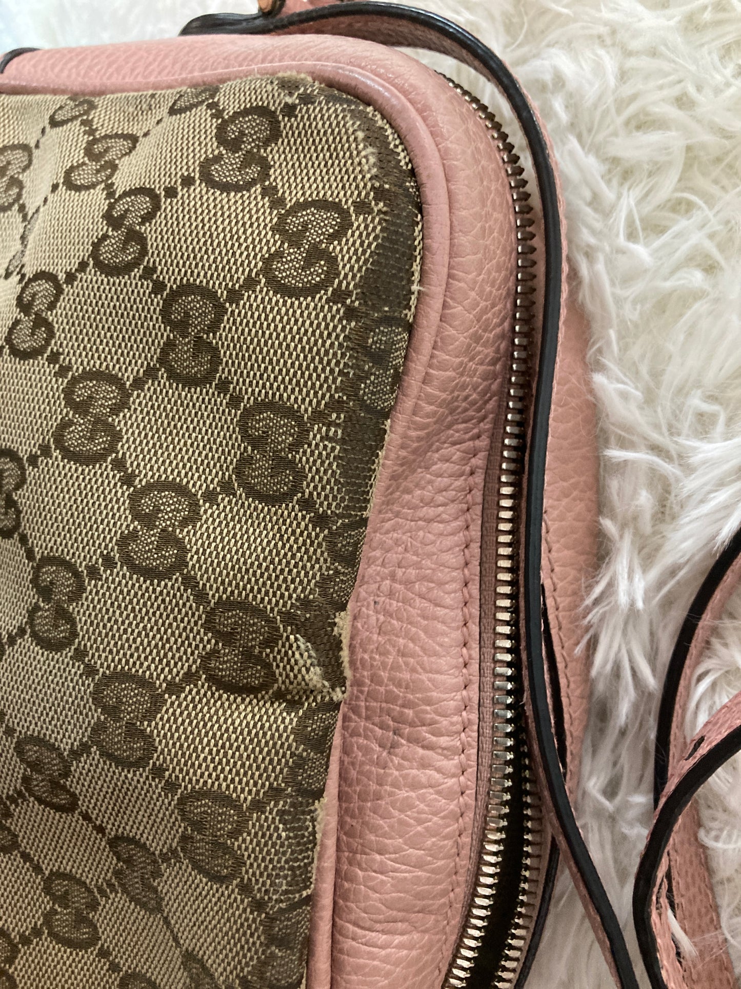 Gucci Shoulder Bags A-14926