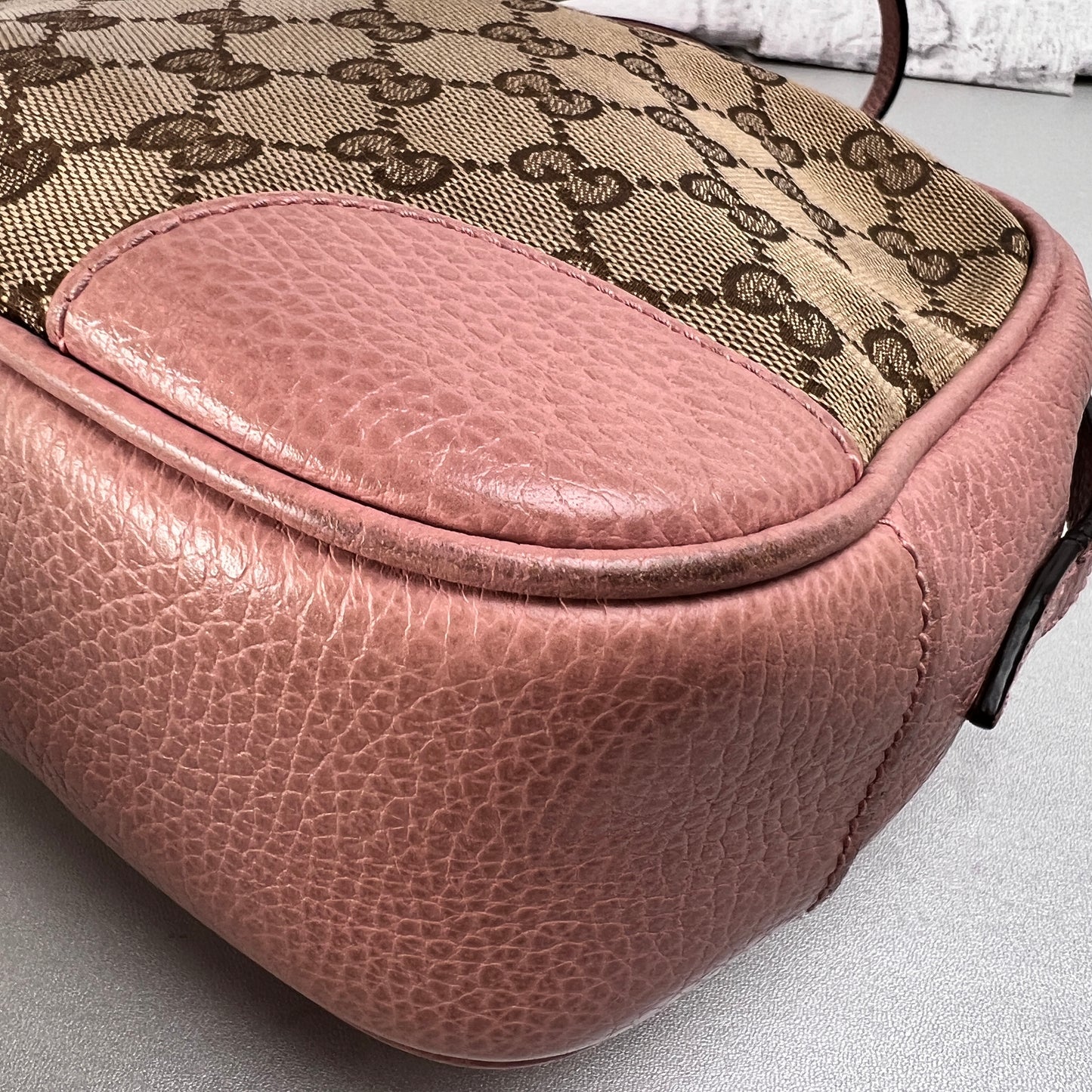 Gucci Shoulder Bags A-14926