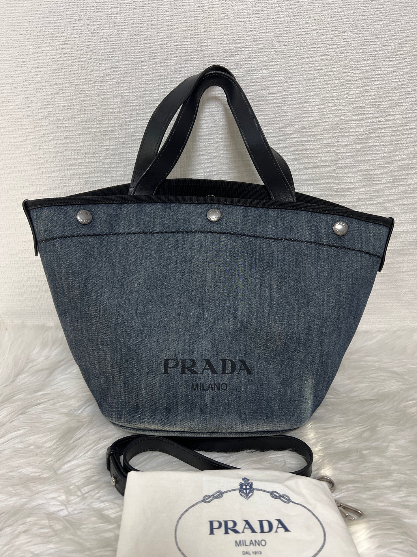 Prada Tote Bags A-14952