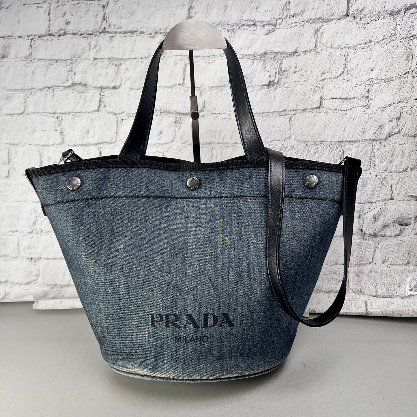 Prada Tote Bags A-14952