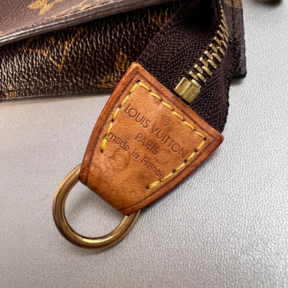 Louis Vuitton Pouches A-14958