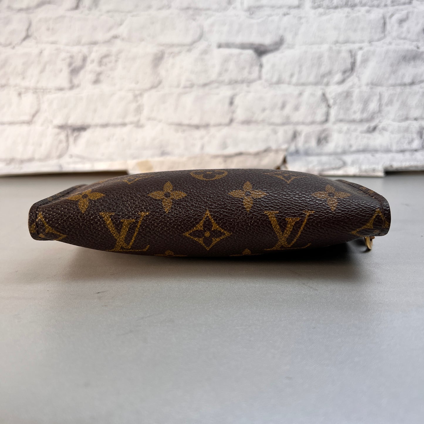 Louis Vuitton Pouches A-14958