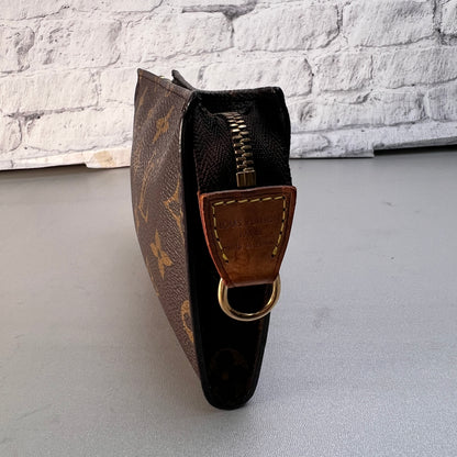 Louis Vuitton Pouches A-14958