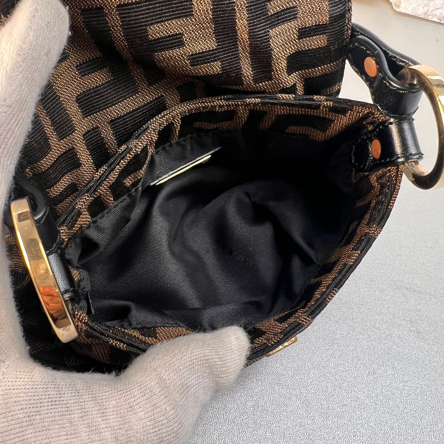 Fendi Brown Shoulder Bags A-15031