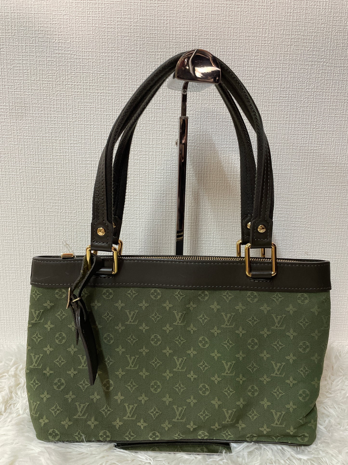 Louis Vuitton Green Handle Bags A-15032
