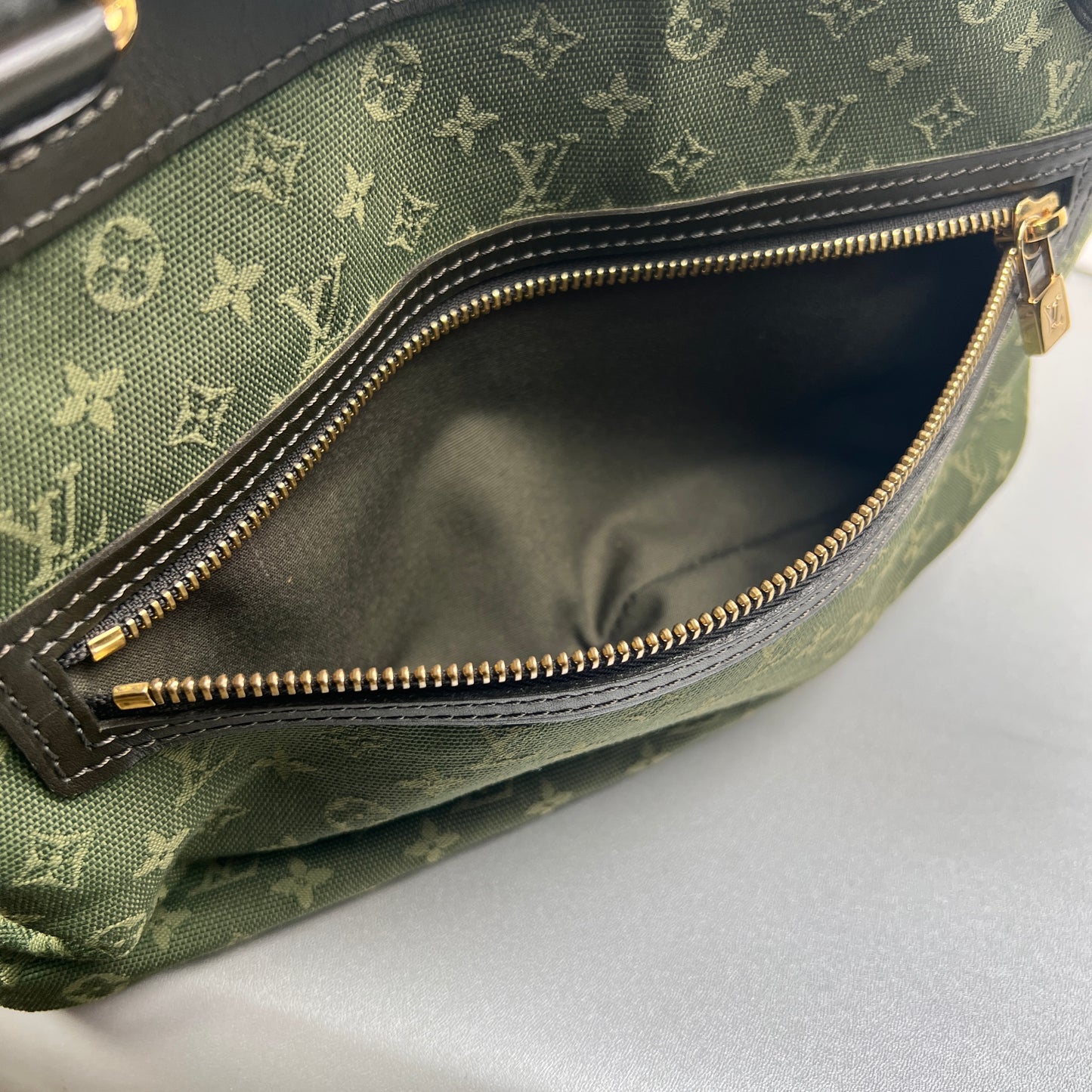 Louis Vuitton Green Handle Bags A-15032