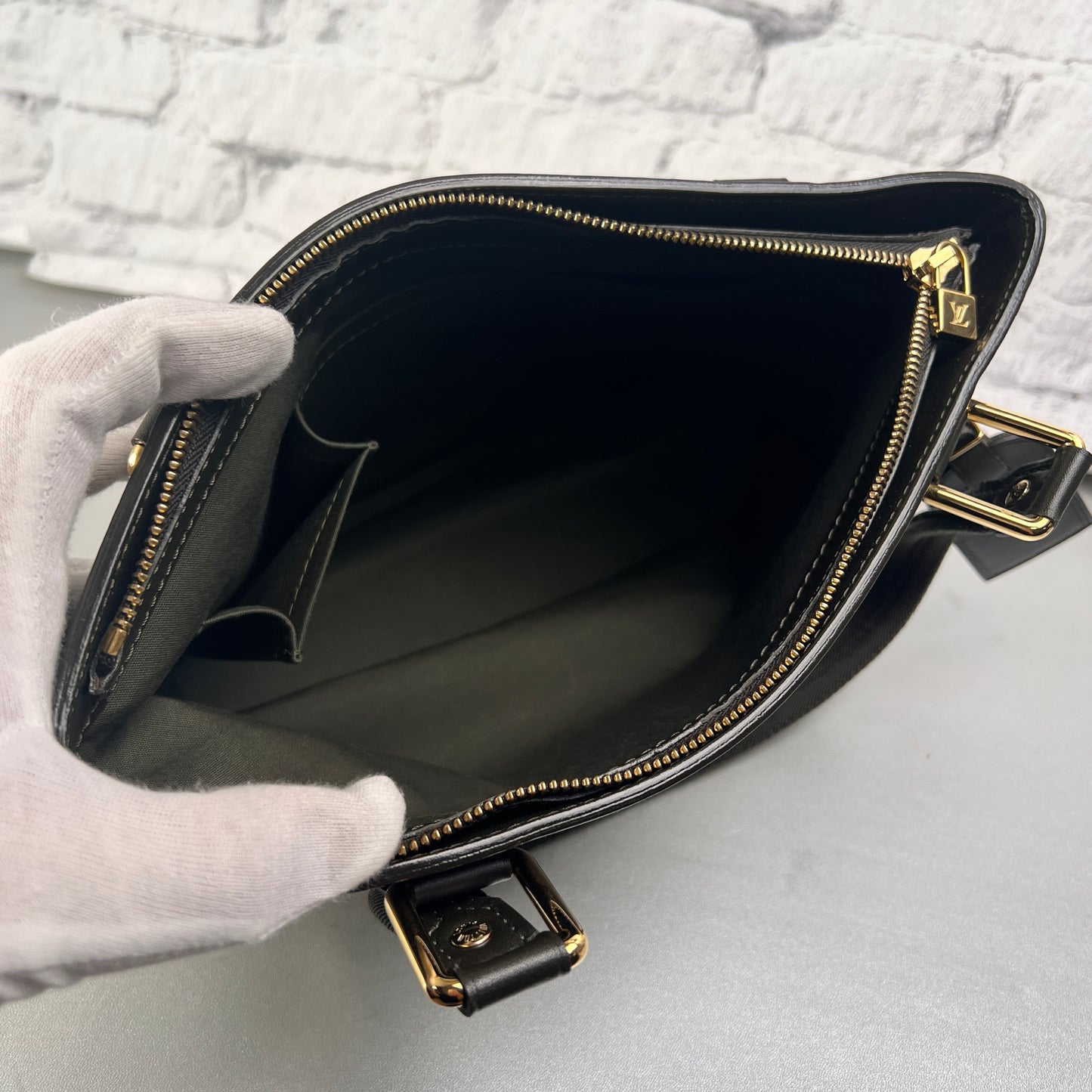Louis Vuitton Green Handle Bags A-15032