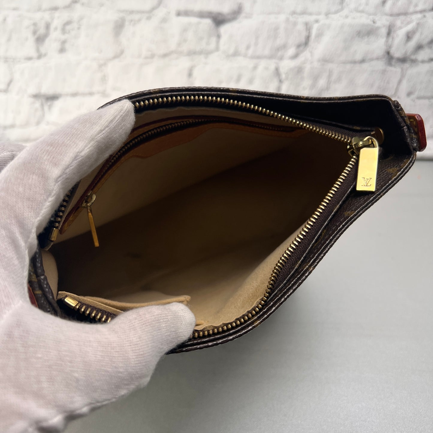 Louis Vuitton Brown Handle Bags A-15033