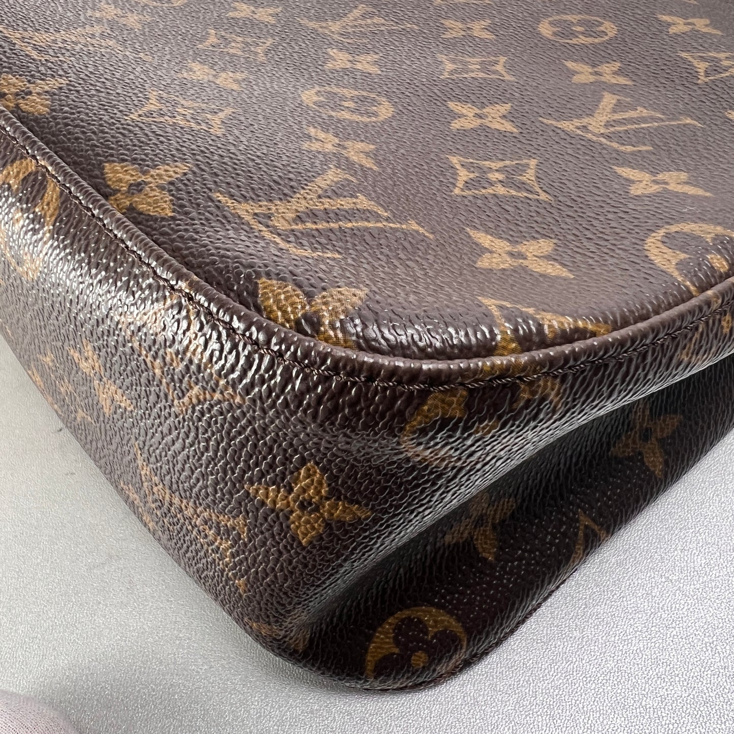 Louis Vuitton Brown Handle Bags A-15033