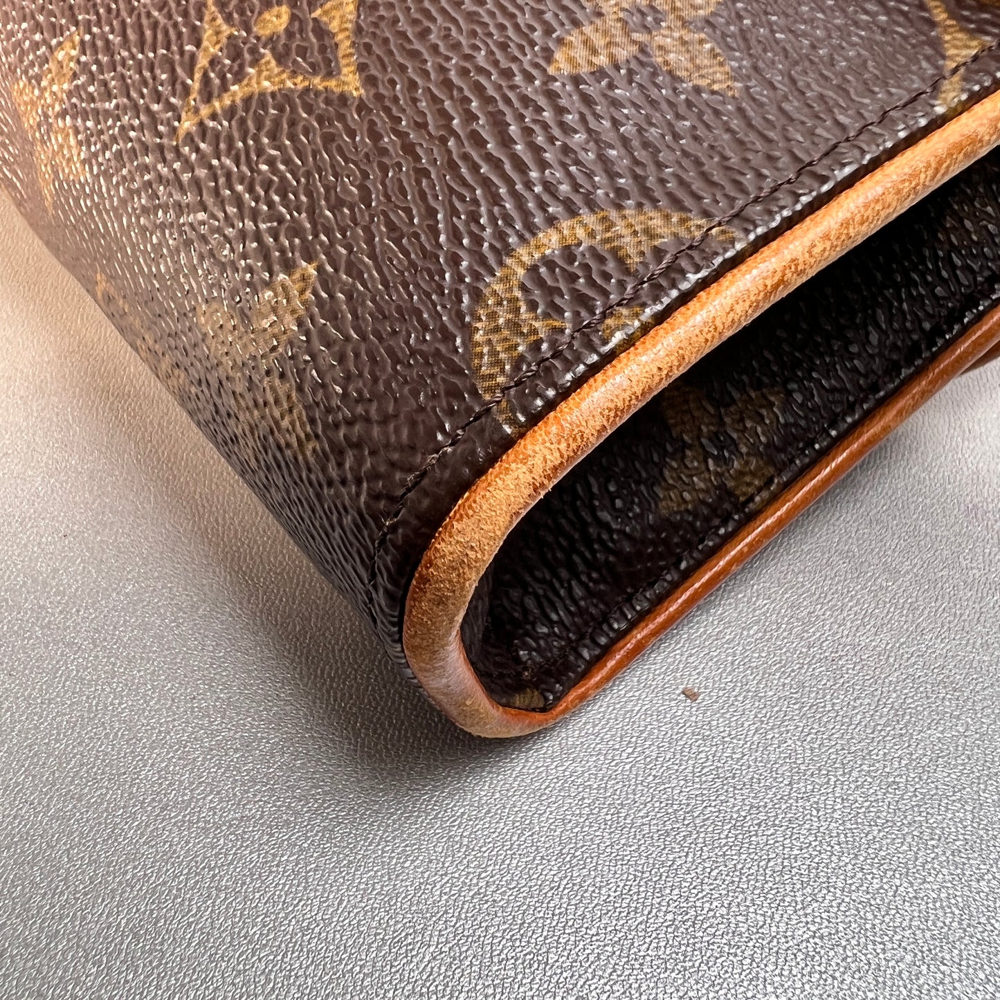 Louis Vuitton Brown Pouches A-15034