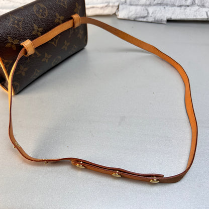 Louis Vuitton Brown Pouches A-15034