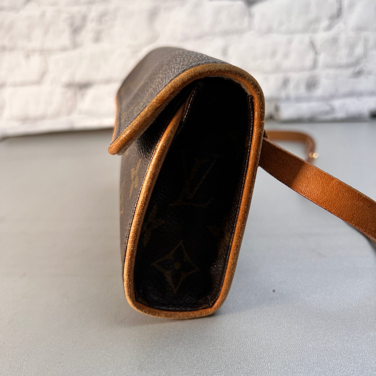 Louis Vuitton Brown Pouches A-15034