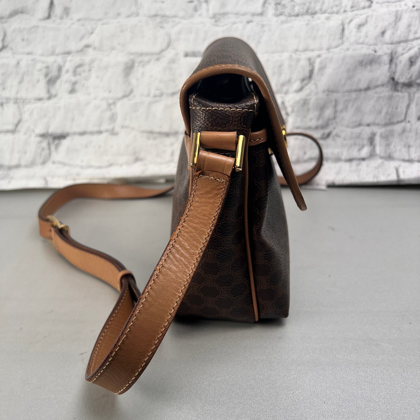 Celine Brown Shoulder Bags A-15043