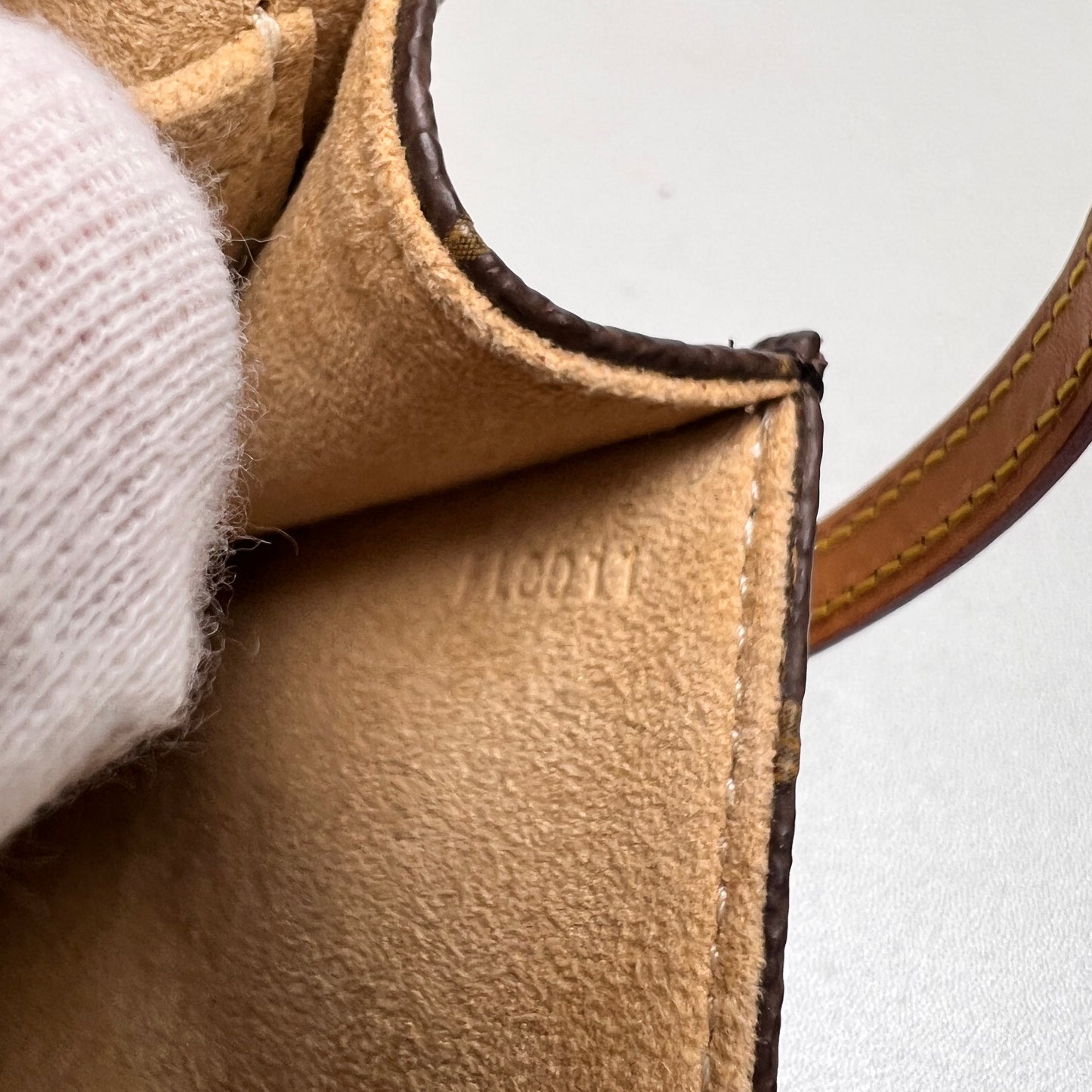 Louis Vuitton Brown Pouches A-15047