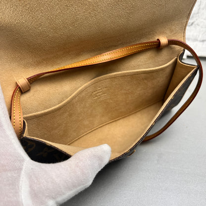 Louis Vuitton Brown Pouches A-15047