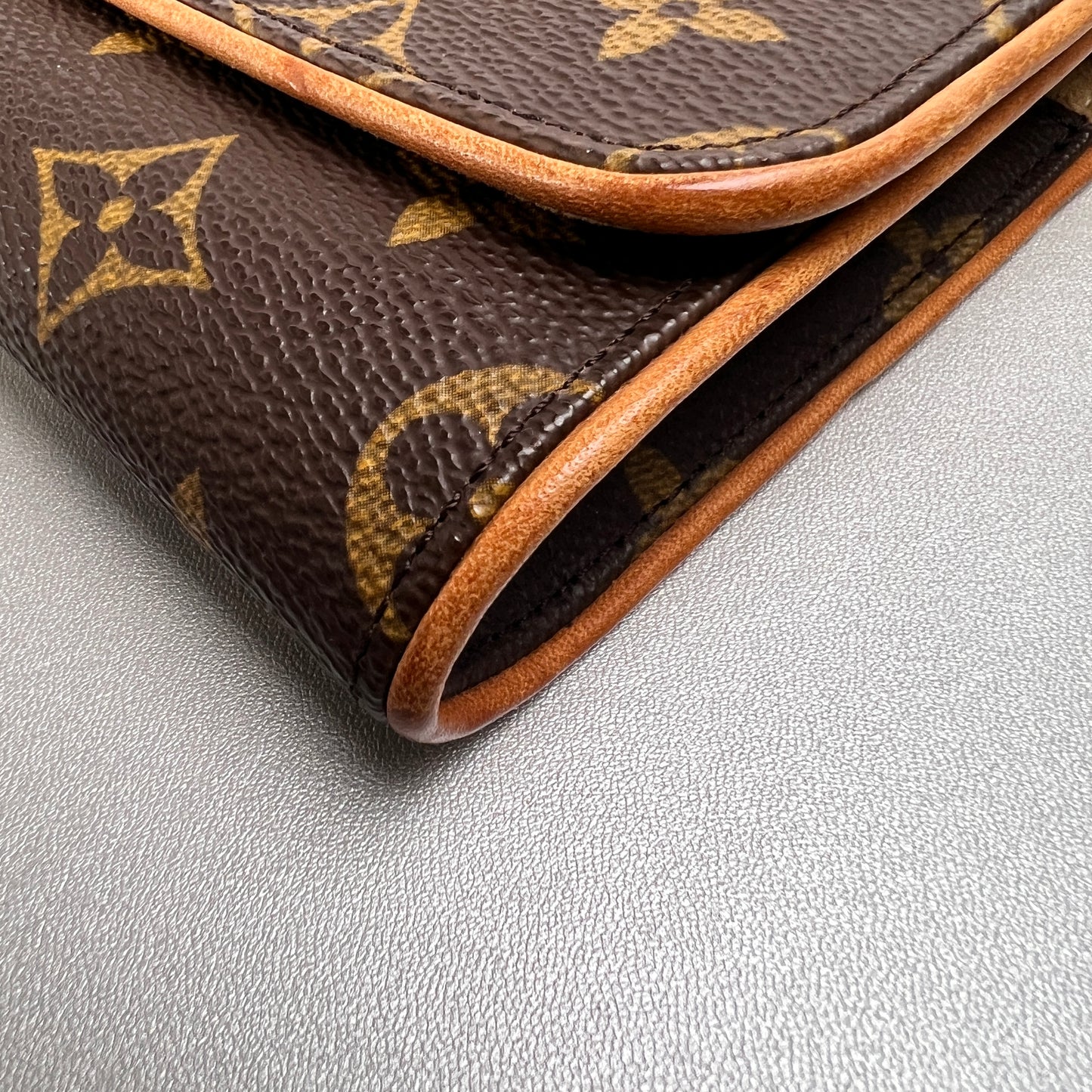 Louis Vuitton Brown Pouches A-15047