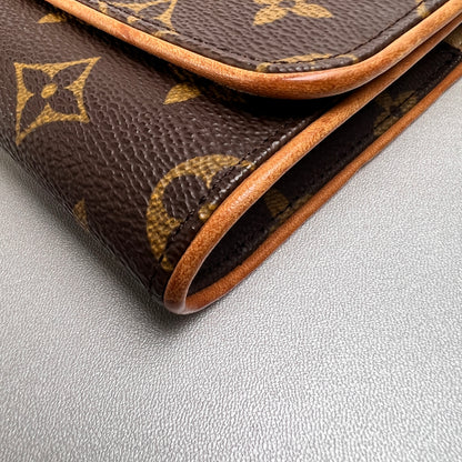 Louis Vuitton Brown Pouches A-15047
