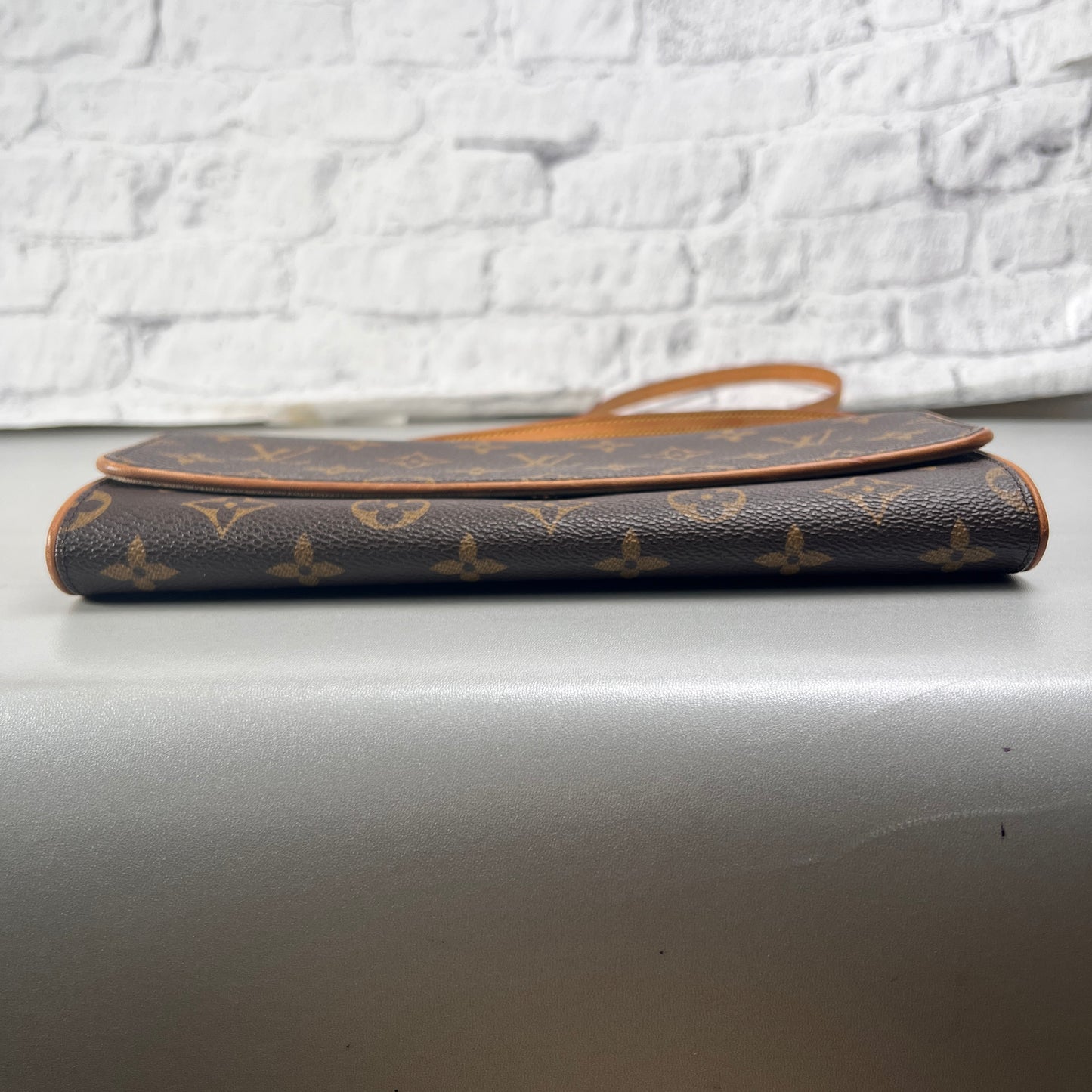 Louis Vuitton Brown Pouches A-15047