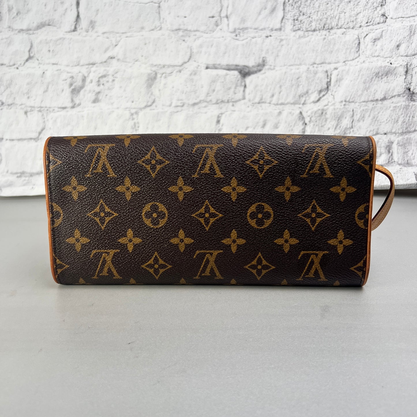 Louis Vuitton Brown Pouches A-15047