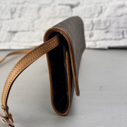 Louis Vuitton Brown Pouches A-15047