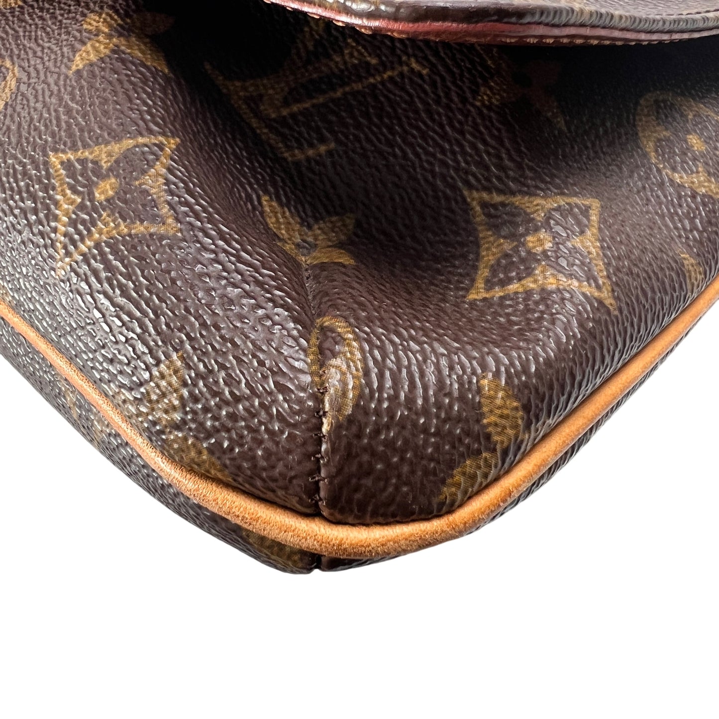 Louis Vuitton Brown Shoulder Bags A-15067