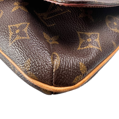 Louis Vuitton Brown Shoulder Bags A-15067