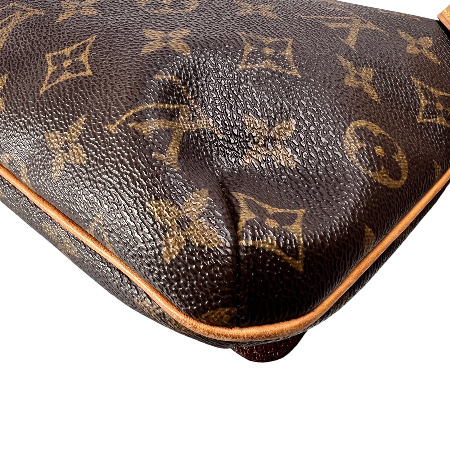 Louis Vuitton Brown Shoulder Bags A-15067