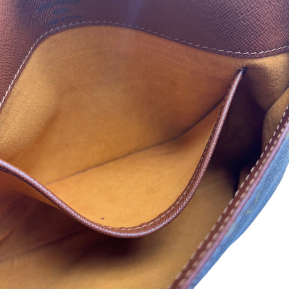 Louis Vuitton Brown Shoulder Bags A-15067
